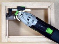 Vecturo with wood blade cleaning up rabbet corner -small.JPG