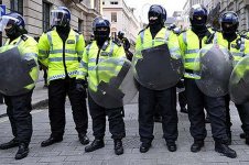 riot-police-pic-rex-824589120.jpg