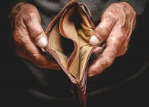 senior-see-empty-purse-wallet-hands-elderly-man-poverty-retirement-concept-74002799.jpg