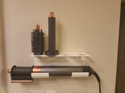 dysonholde2.jpg