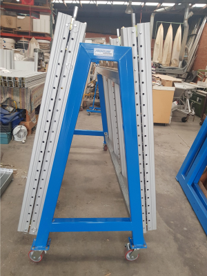 02 Mobile & Stationery Racks.png