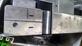 hl850-scratched-gouged-pic2.jpg