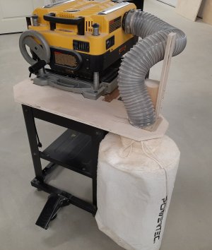 DW-735 Dust Collection.jpg